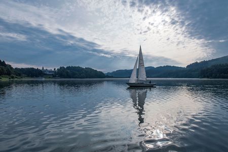 Segelboot auf dem Hennesee