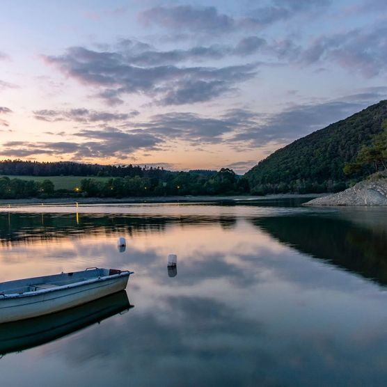 Boot am Strandbad Heringhausen am Diemelsee