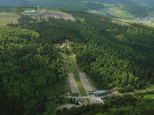 Blick auf den Ettelsberg und die Mühlenkopfschanze 