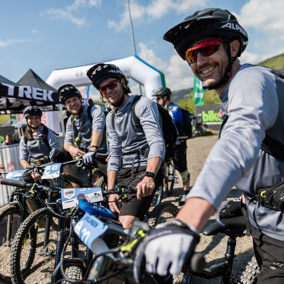 4 Mountainbiker am Start beim Bike-Festival in Willingen